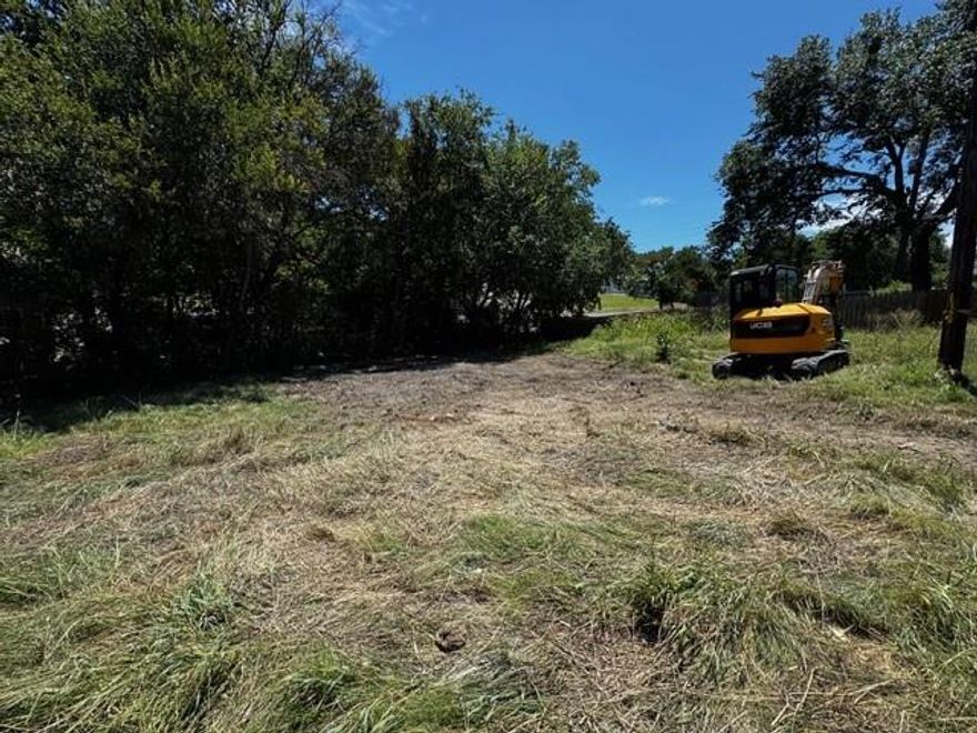 BENTWOOD ACRES, LOT 80 98 & S 30' OF 99

CLOSE PROXIMITY TO THE LAKE AND PUBLIC LAUNCHES. POSSIBLY BE DIVIDED INTO A SECOND BUILDING SITE, TO BE DETERMINED. STREET ONLY HAS ONE OTHER HOME ON IT. EASY ACCESS TO FREEWAYS AND SHOPPING.