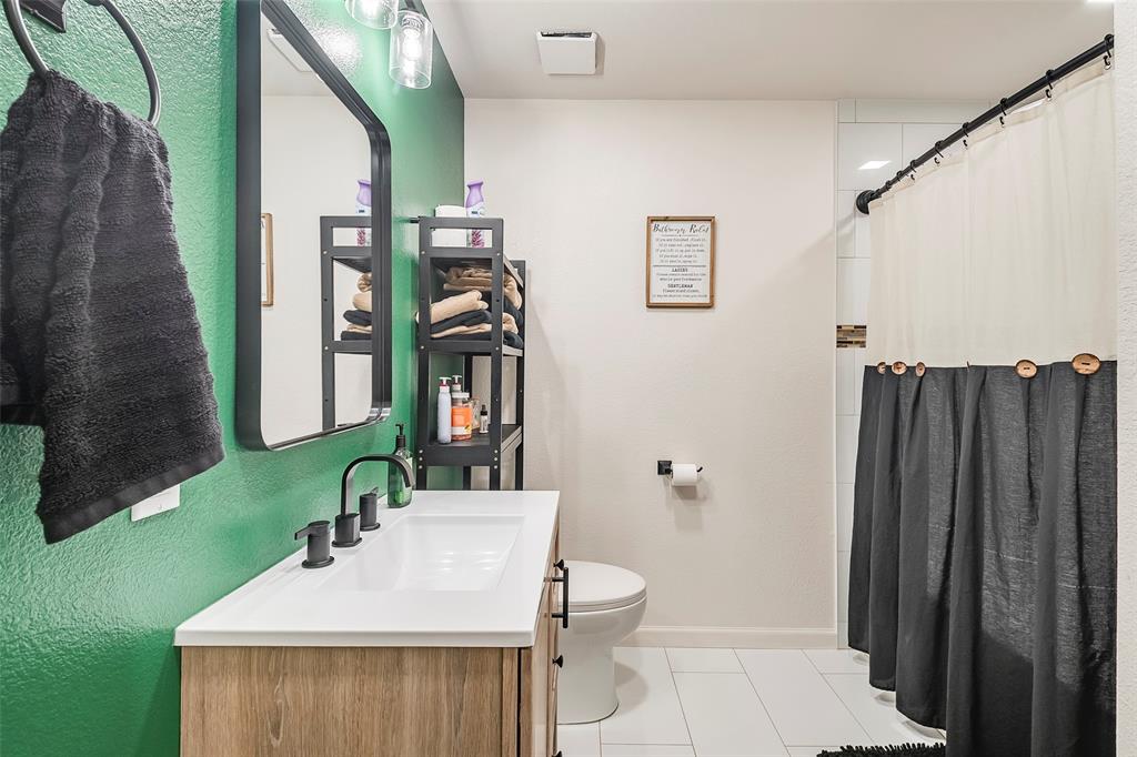 Granbury, Texas 76048, United States, 3 Bedrooms Bedrooms, ,2 BathroomsBathrooms,Residential,Active,127032