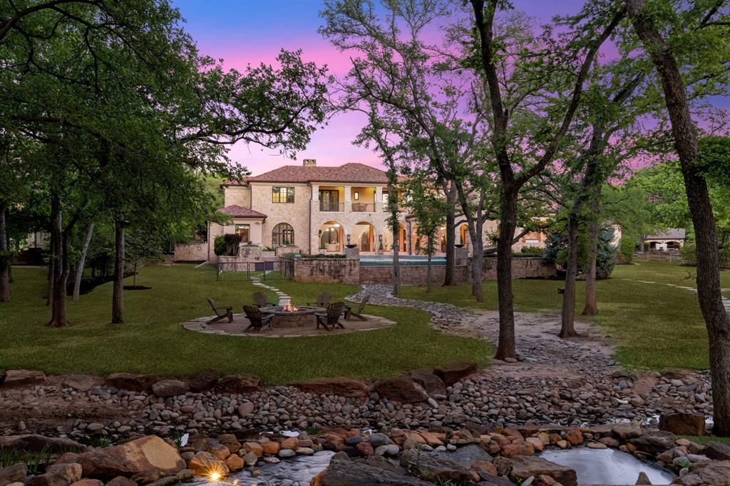 690 S Peytonville Avenue