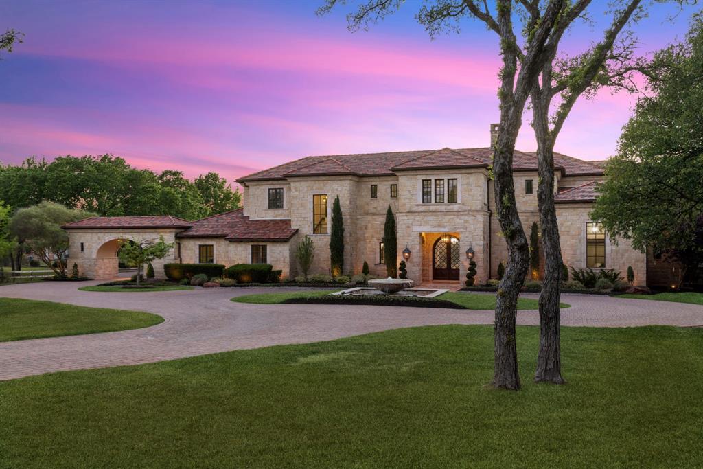 690 S Peytonville Avenue