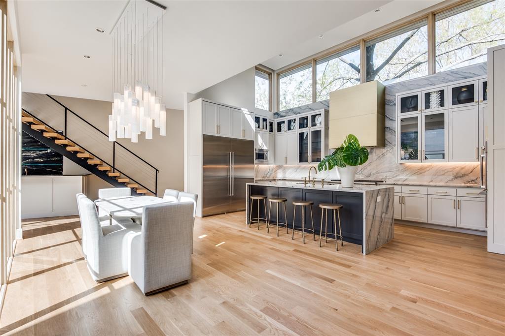 Royal Crest 05 - Residential