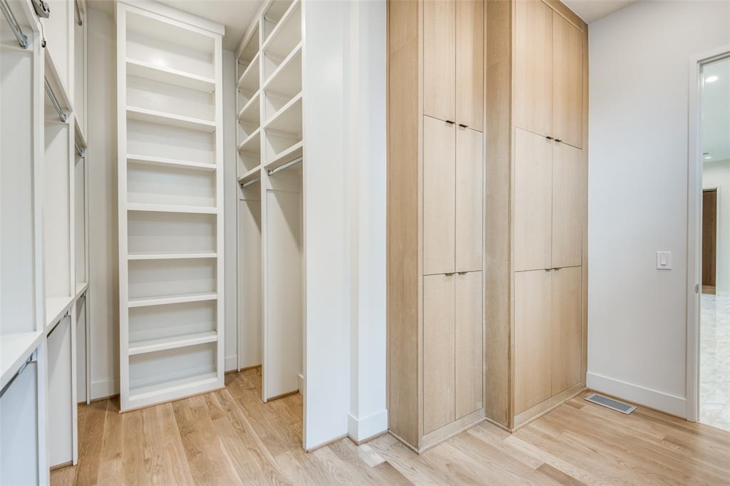 Royal Crest 05 - Residential