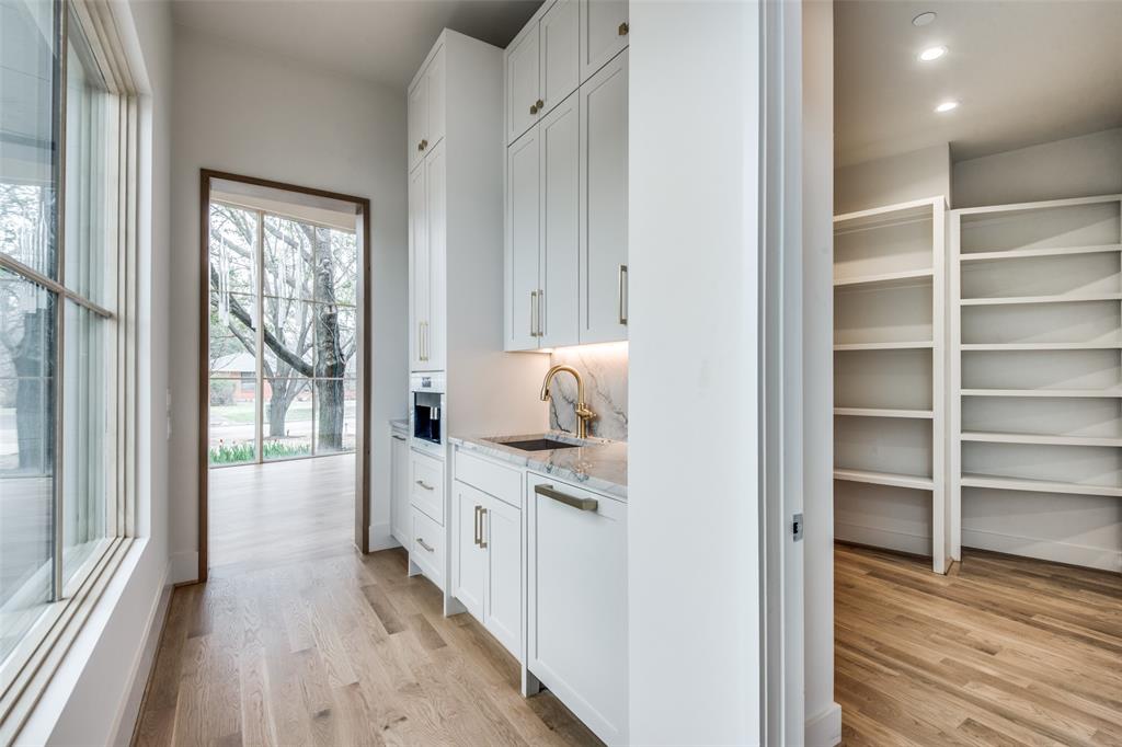 Royal Crest 05 - Residential