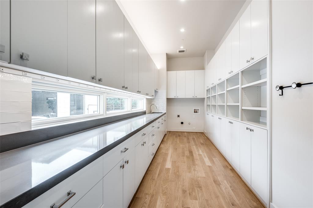 Royal Crest 05 - Residential