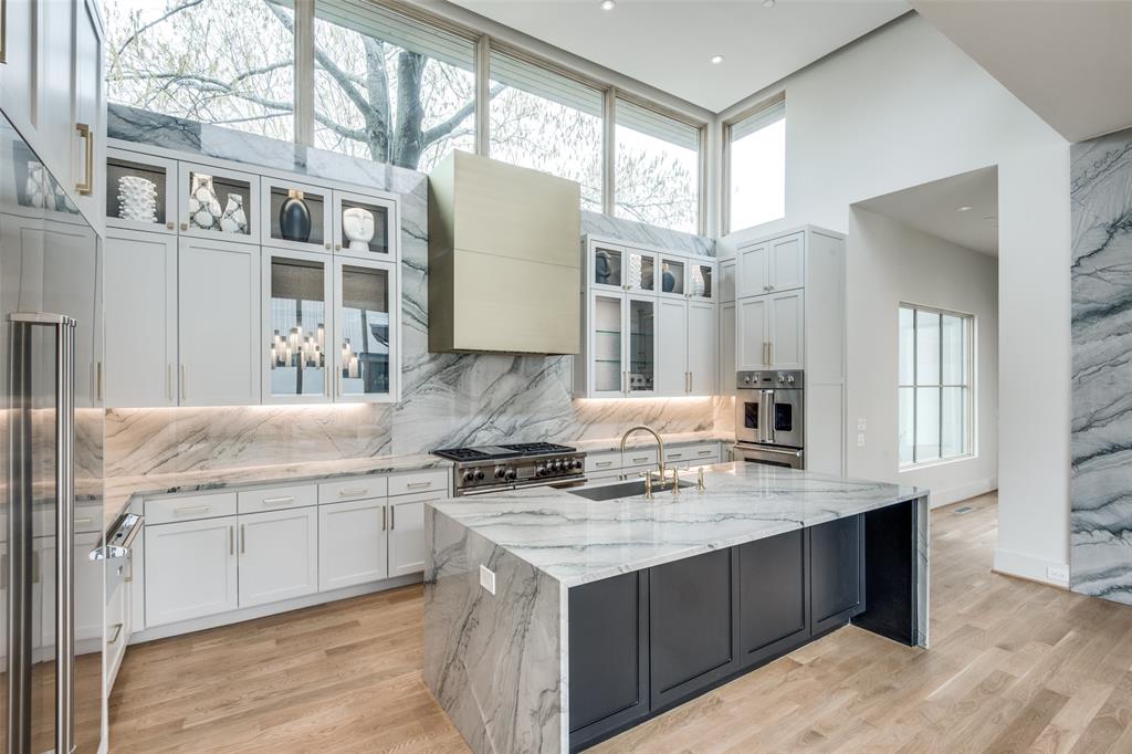 Royal Crest 05 - Residential