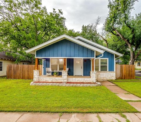229 W Willingham Street Cleburne TX 76033