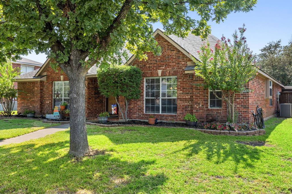 6707 Foxglove Trail