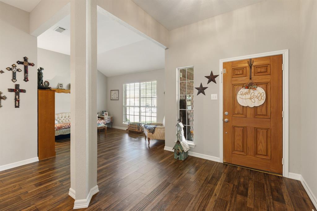 6707 Foxglove Trail