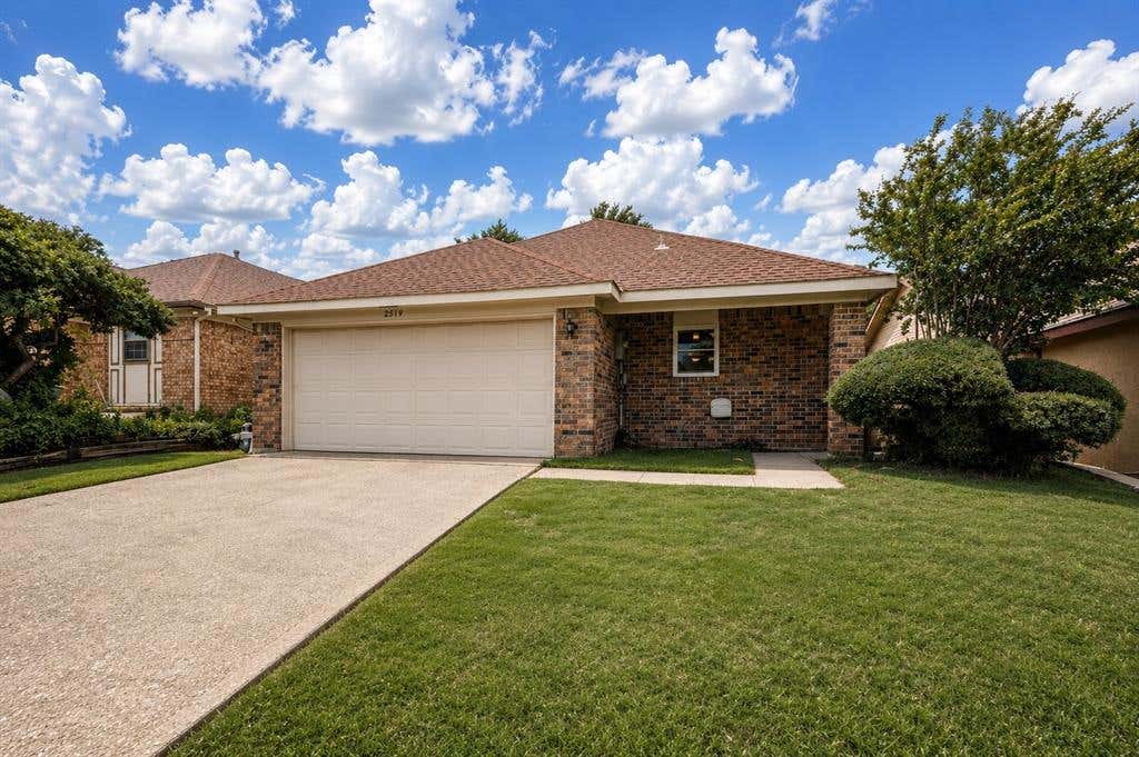 Photo of 2519 Beverly Hills Lane, Mesquite, TX 75150 (MLS # 21338103)