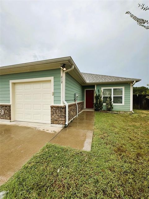 Photo of 212 Lasso Circle, Mabank, TX 75143 (MLS # 21275641)