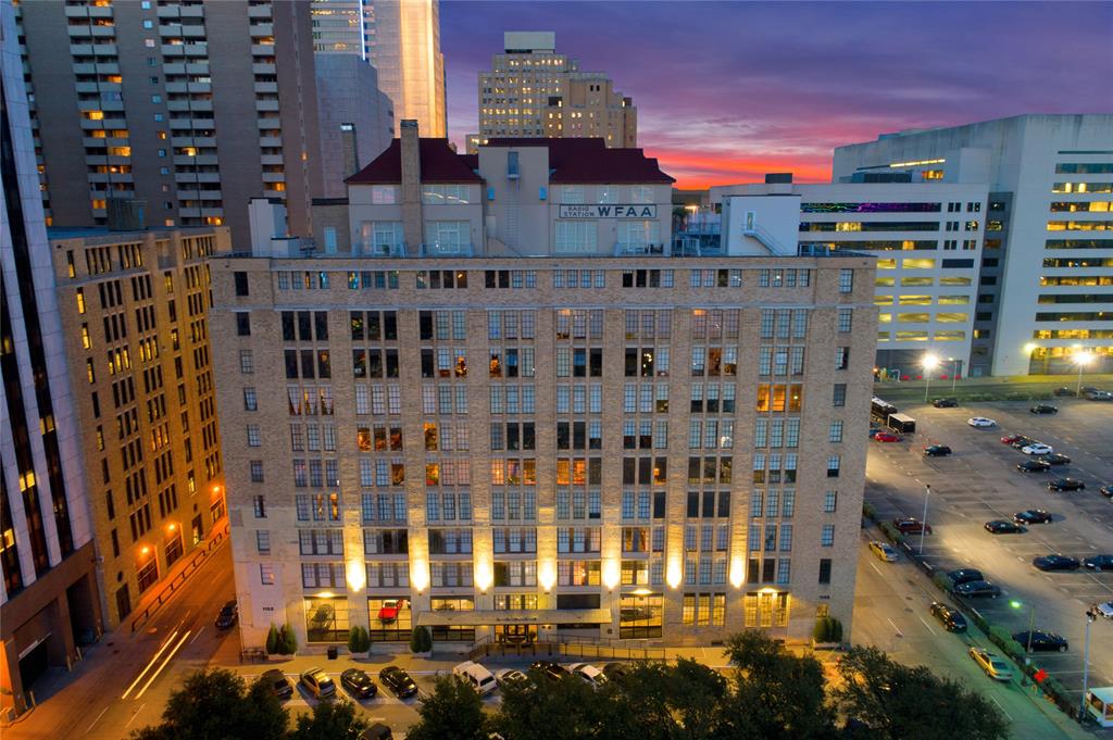 1122 Jackson Street 606