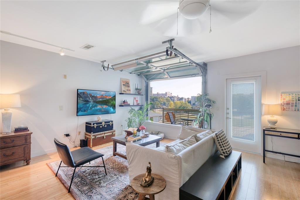 Buzz Condo - Residential