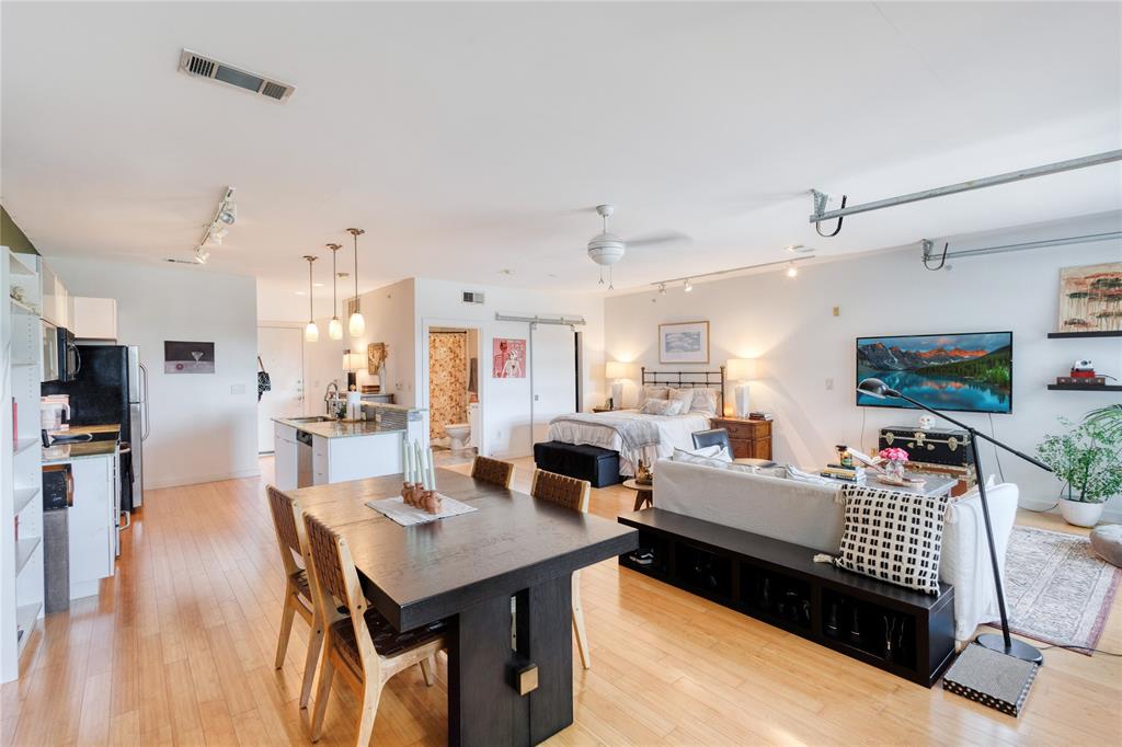 Buzz Condo - Residential