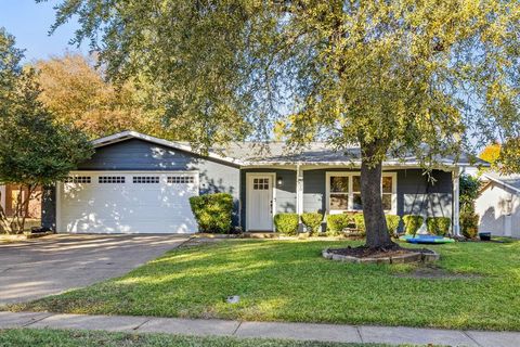 Photo of 820 Melrose Drive, Richardson, TX 75080 (MLS # 21130787)