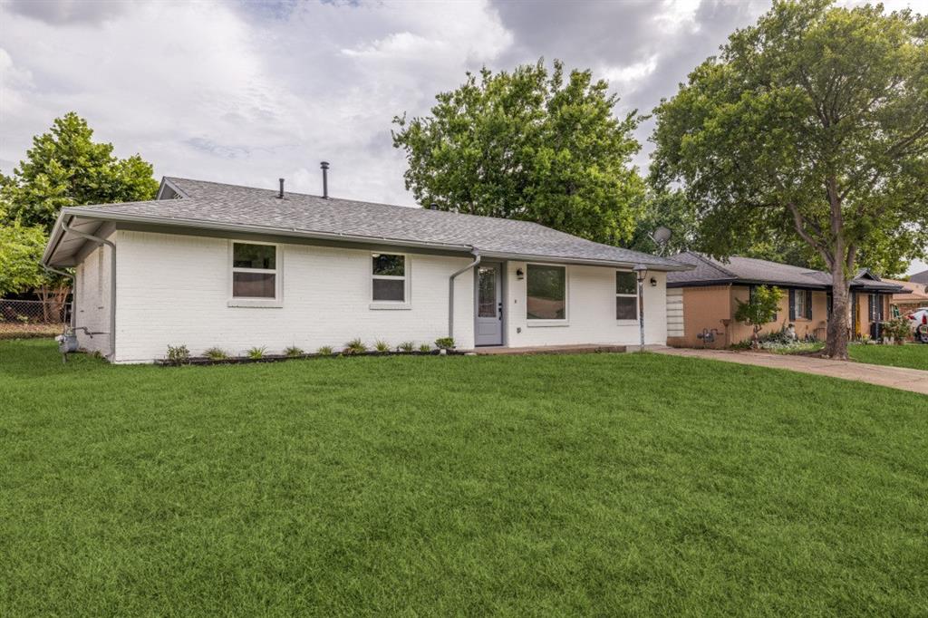 910 Darlene Lane
