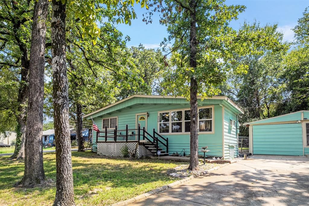 Photo of 306 Dyer Circle, Payne Springs, TX 75156 (MLS # 21193295)
