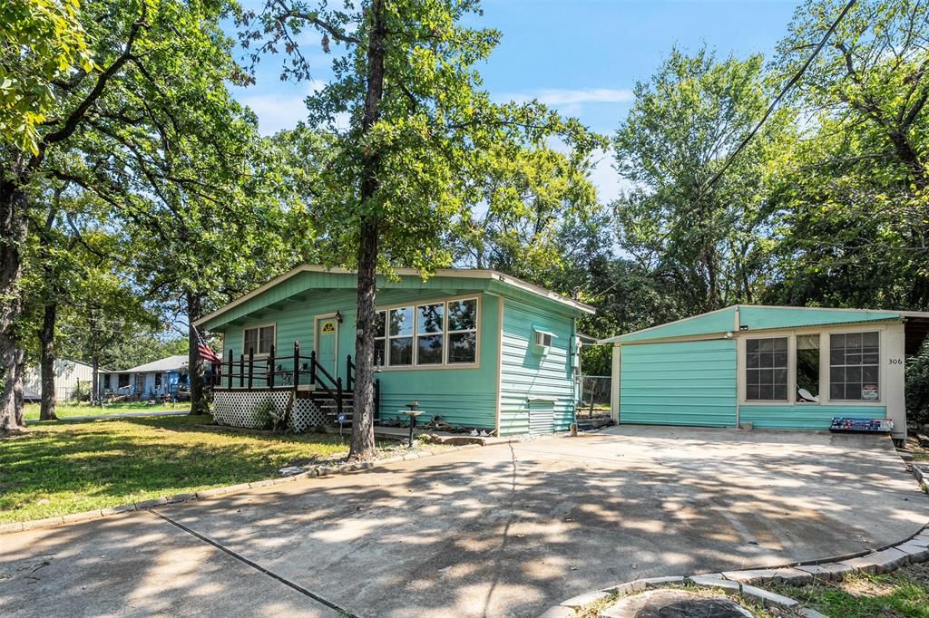 Photo of 306 Dyer Circle, Payne Springs, TX 75156 (MLS # 21193295)