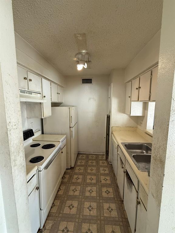 Tealwood-On-The-Creek Condo - Residential