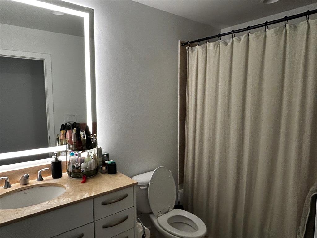 Metropolitan 1200 Main St Condo - Residential