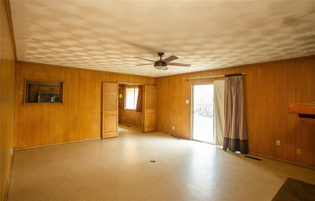 1608 N Houston School Road