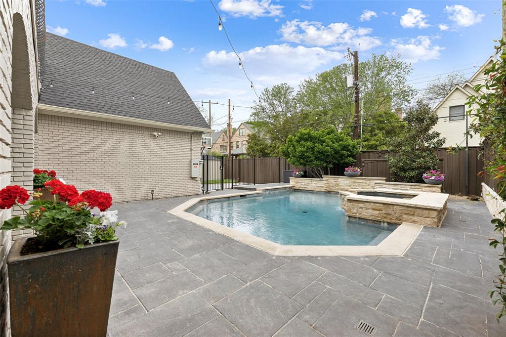 Caruth Hills Add Sec 01 - Residential