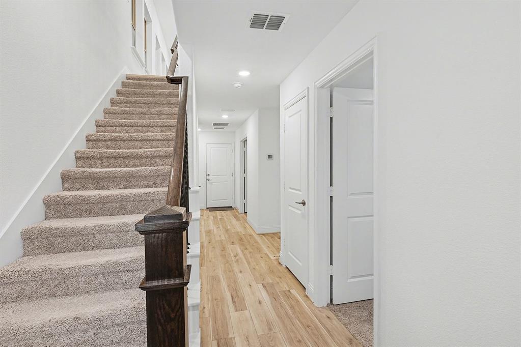 213 Settlers Way