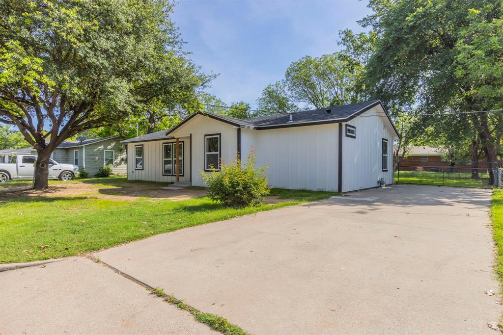 112 S Lakeview Drive