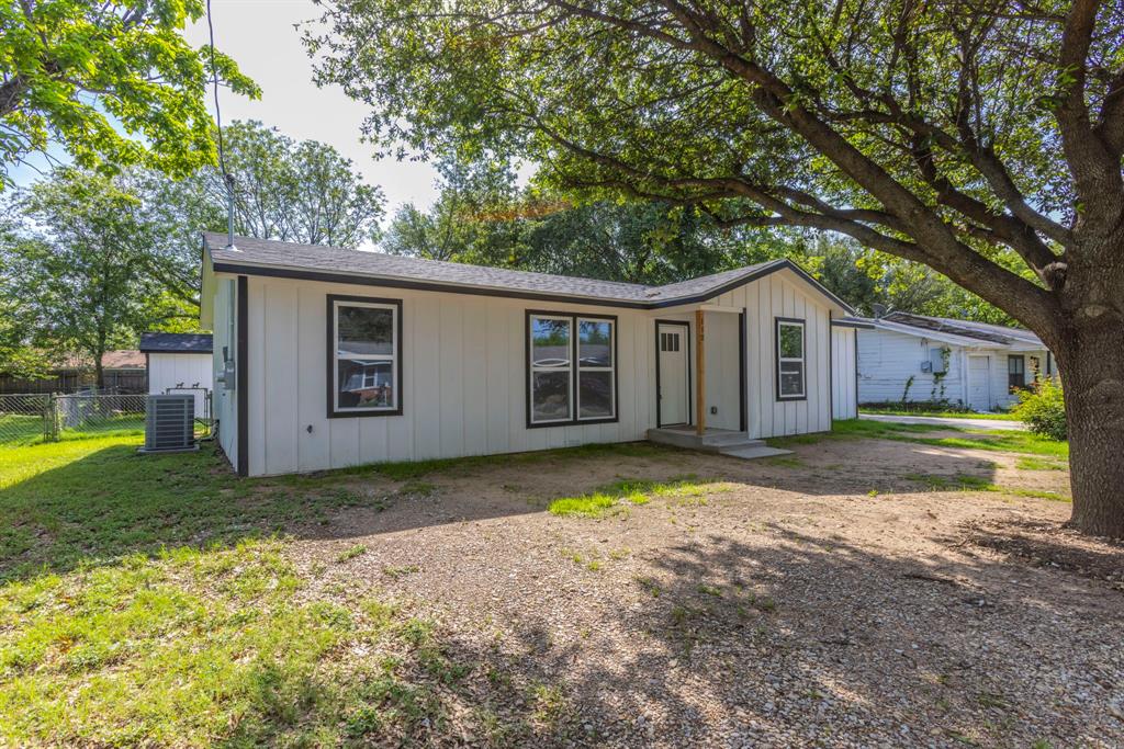 112 S Lakeview Drive