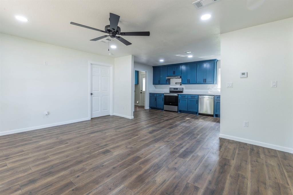 112 S Lakeview Drive