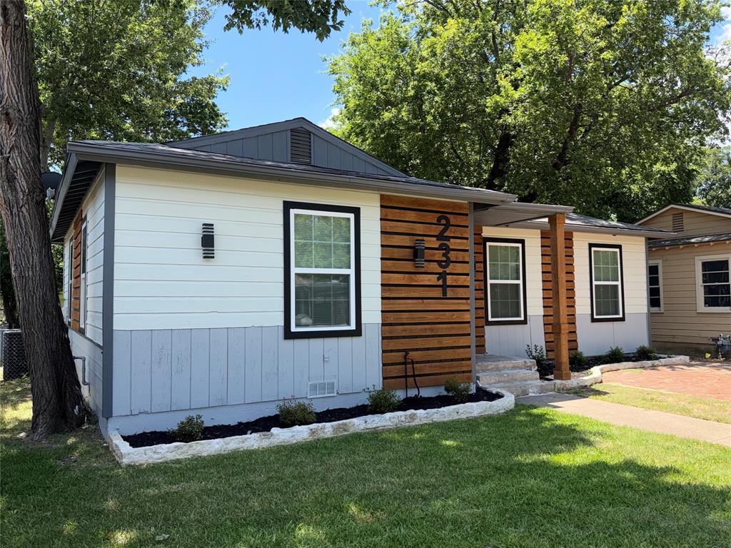 Photo of 231 Elm Street, Hurst, TX 76053 (MLS # 21391795)