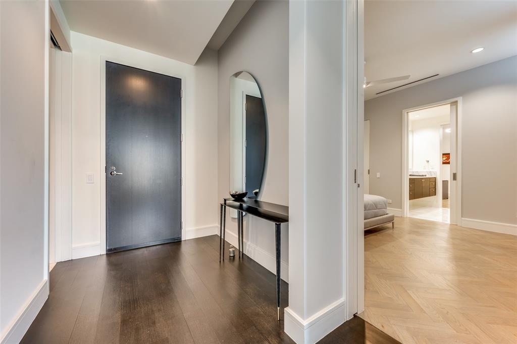 2408 Victory Park Lane 1037