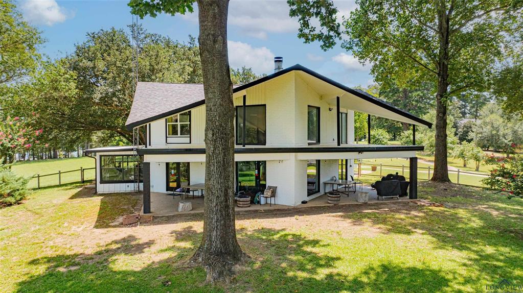 15698 N Peninsula Road N