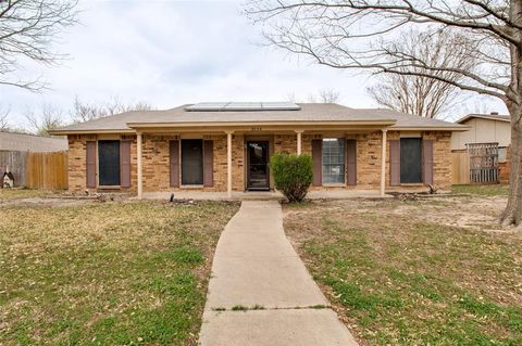 2034 Lewis Trail Grand Prairie TX 75052