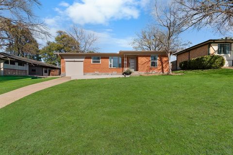 2211 Longwood Lane Dallas TX 75228