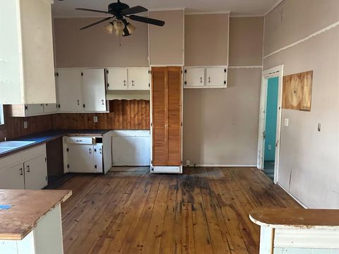 Tiny photo for 702 W Spring Street, Weatherford, TX 76086 (MLS # 21101239)