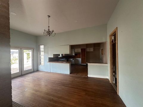 Tiny photo for 702 W Spring Street, Weatherford, TX 76086 (MLS # 21101239)