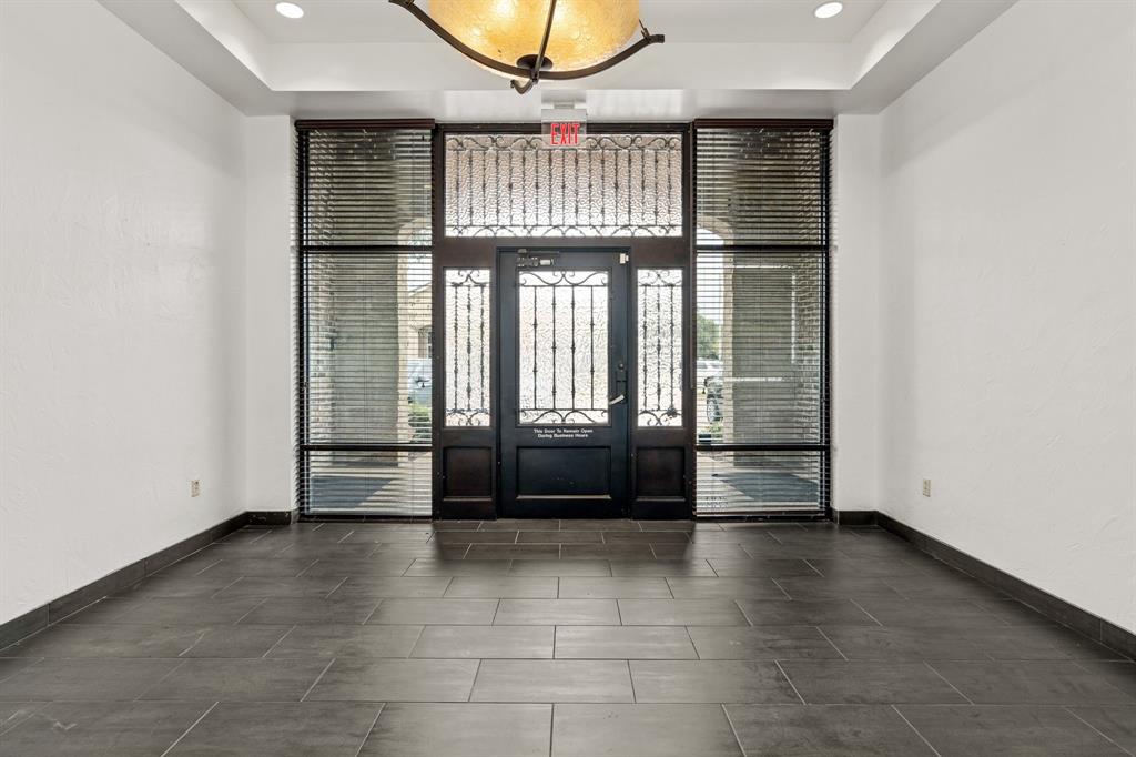 Frisco Bridges Office Park Ph II Condo - Commercial Lease