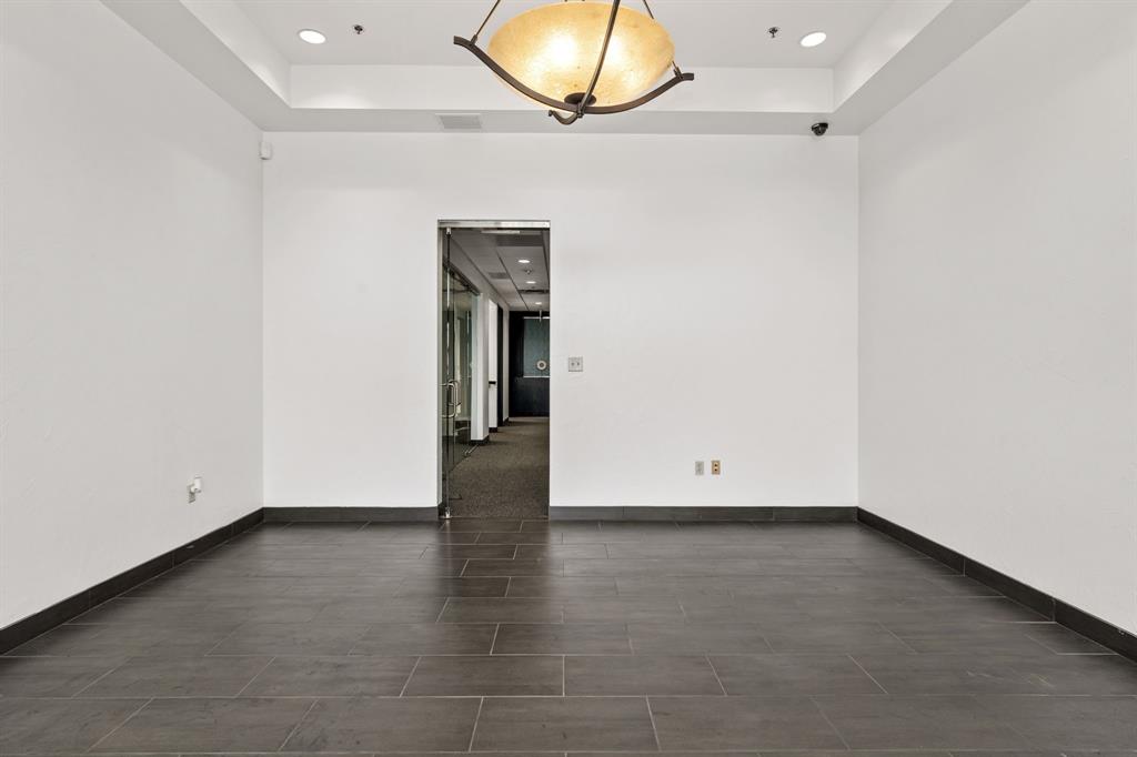 Frisco Bridges Office Park Ph II Condo - Commercial Lease