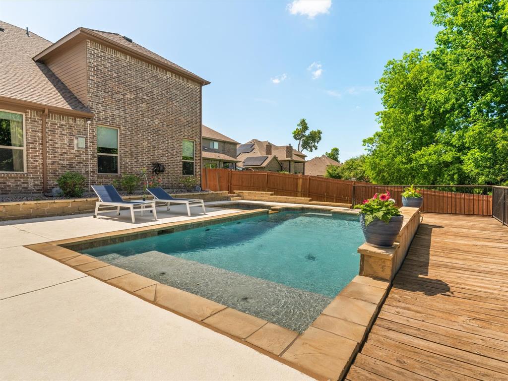 5302 Fairmont Court