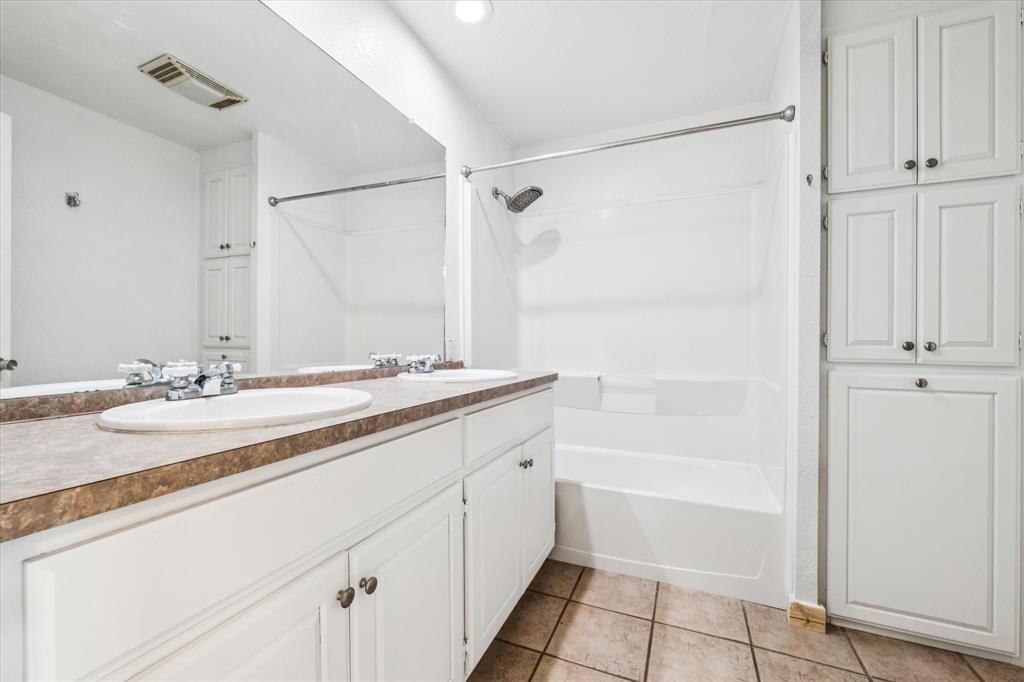 Castle Crest - Residential