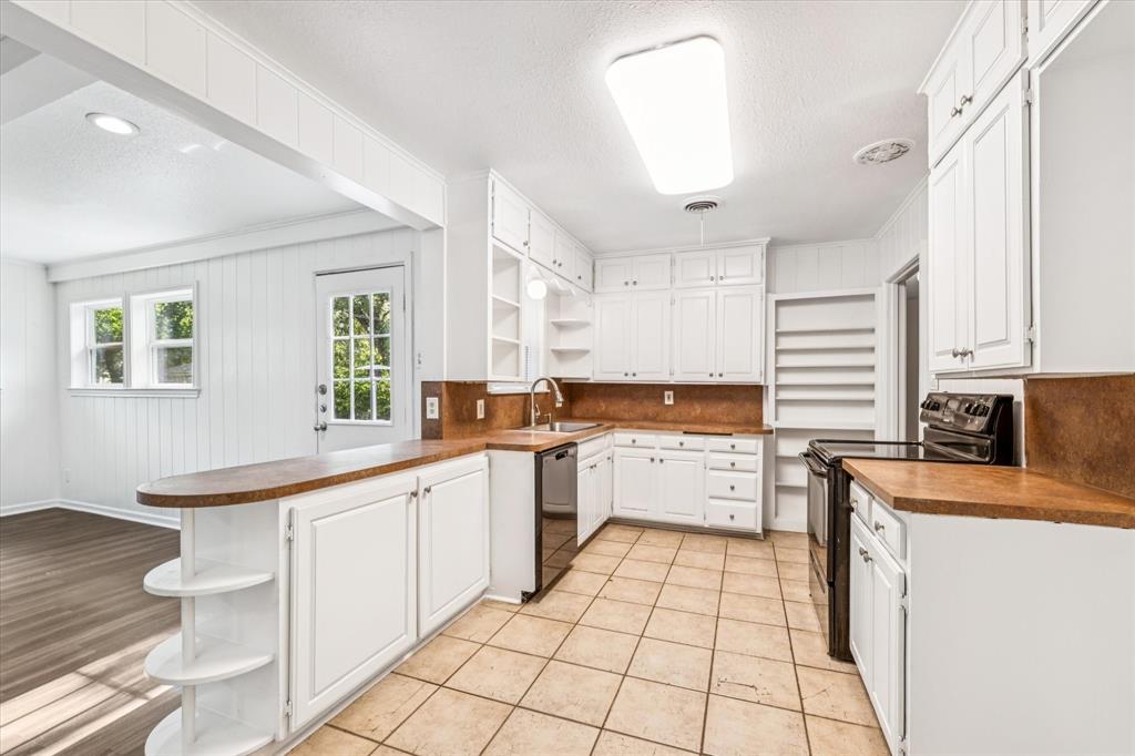 Castle Crest - Residential