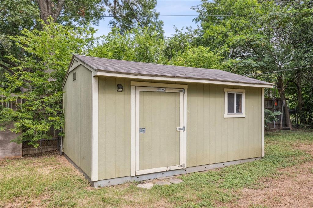 Castle Crest - Residential