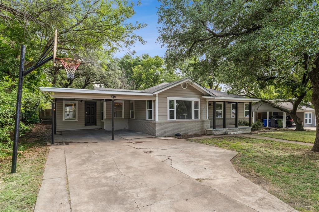 Castle Crest - Residential