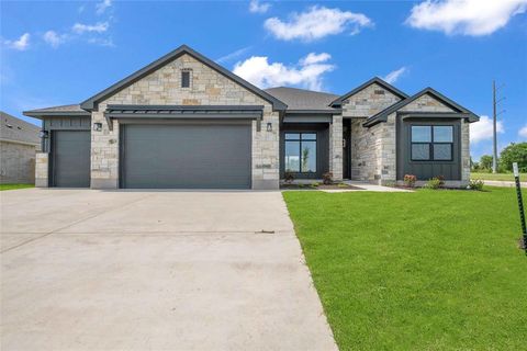 221 Lasso Loop Lorena TX 76655