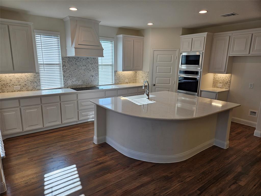 1623 W Farmington Road