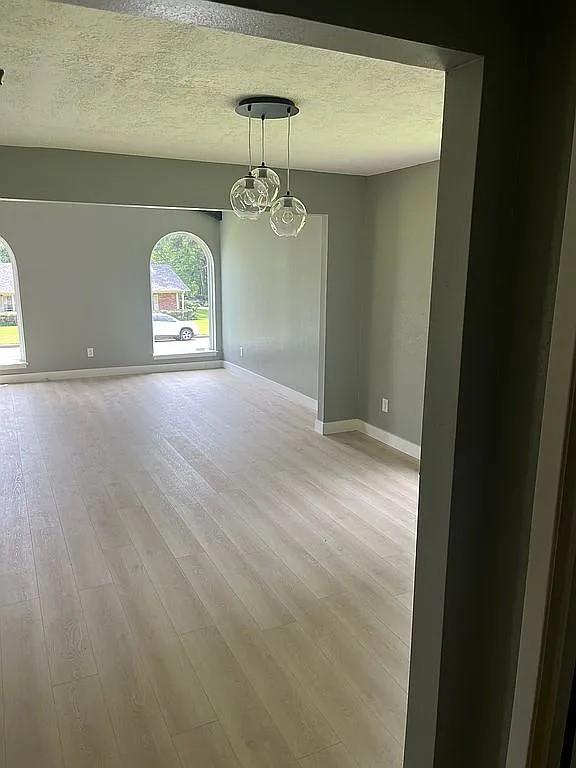 1005 Mockingbird Lane