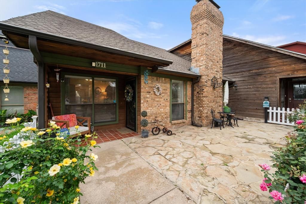 Photo of 1711 Clearbrook Lane, Corsicana, TX 75110 (MLS # 21256689)
