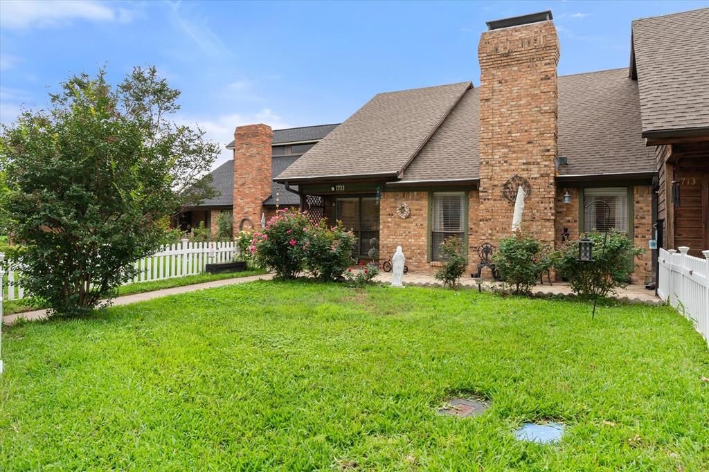 Photo of 1711 Clearbrook Lane, Corsicana, TX 75110 (MLS # 21256689)