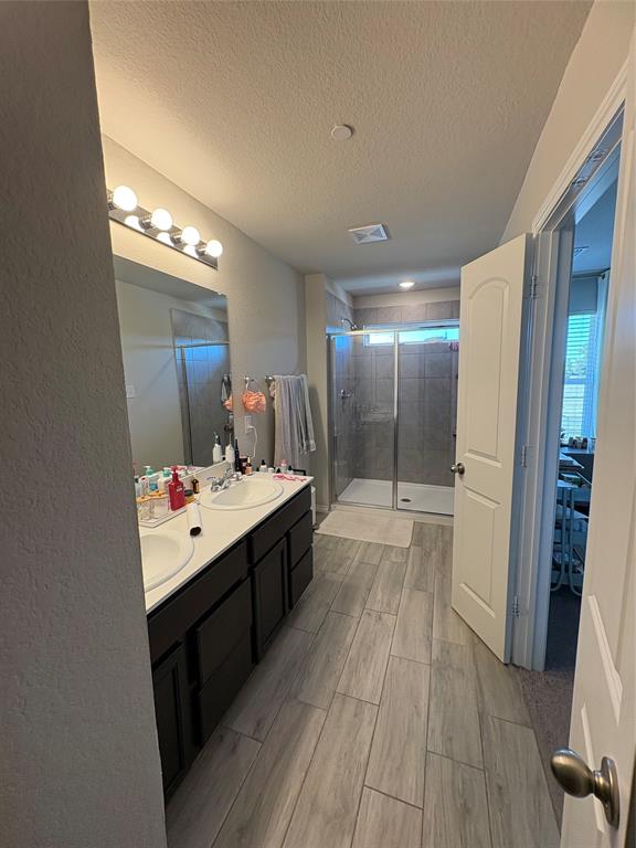 Cloverleaf - Residential Lease