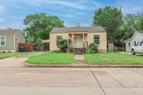 Photo of 5029 Royal Drive, Fort Worth, TX 76116 (MLS # 21248422)